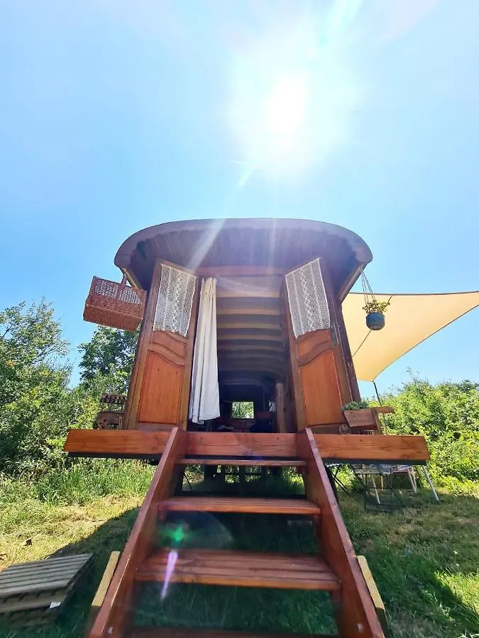 Hotel La Roulotte Du Coustal, Cajarc, Lot Francie