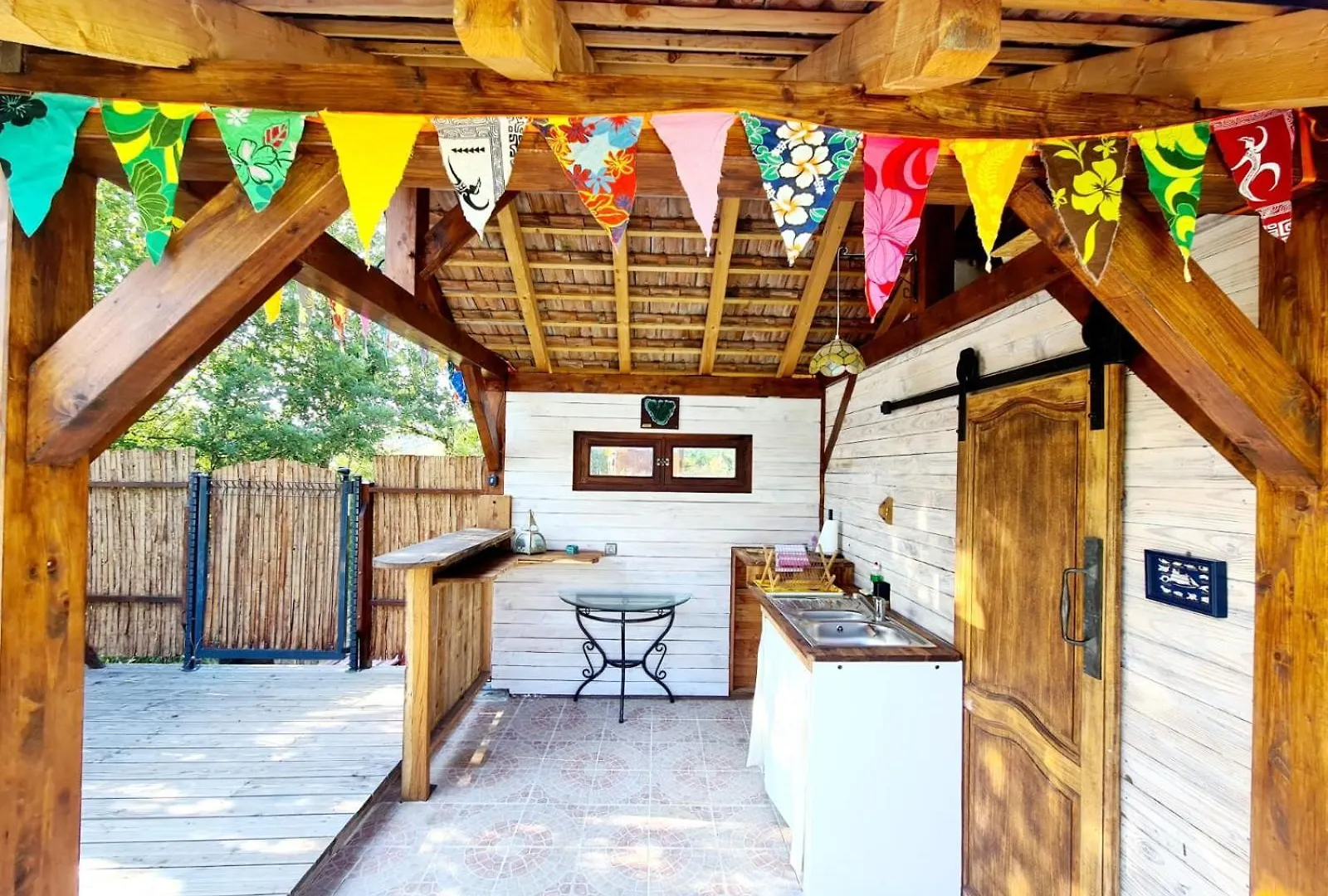 Hotel La Roulotte Du Coustal, Cajarc, Lot Luxusní stan Cajarc